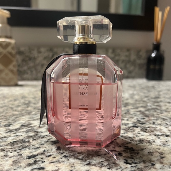 Victoria’s Secret Bombshell perfume - Picture 2 of 3